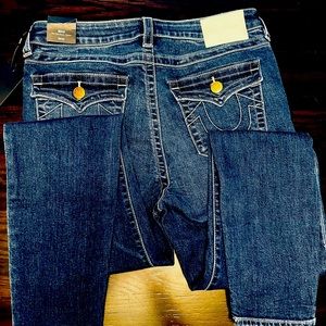NWT; True Religion: MidRise Halle; Color: Night Cap; Size: 32